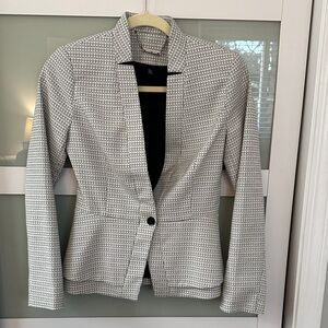 Elegant Monochrome Women's Blazer